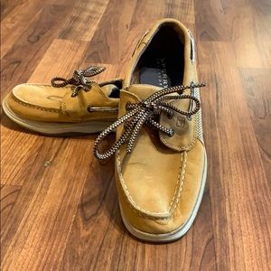 Boys shoes
